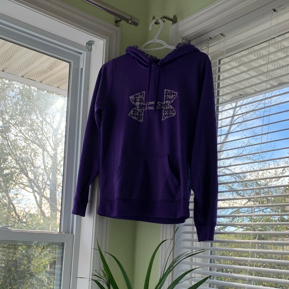 Purple under armour sweater - M